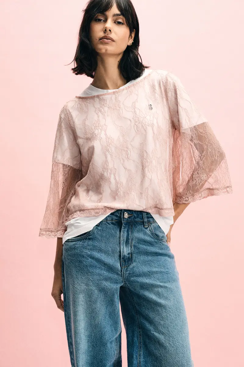 Top con pizzo e maniche a 3/4 trasparenti Cipria