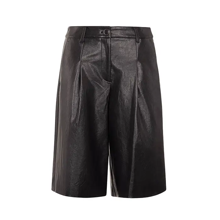 Bermuda testa di moro con stile urban chic