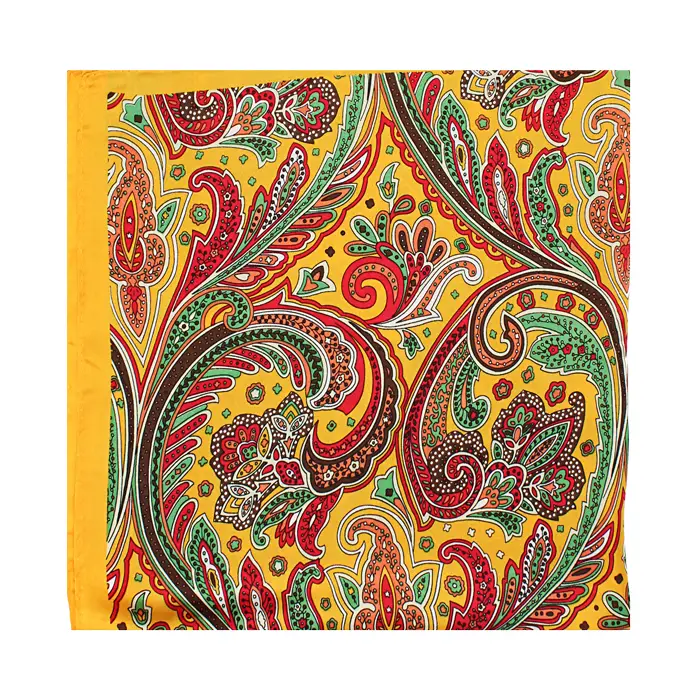 Foulard giallo in tessuto elegante e versatile