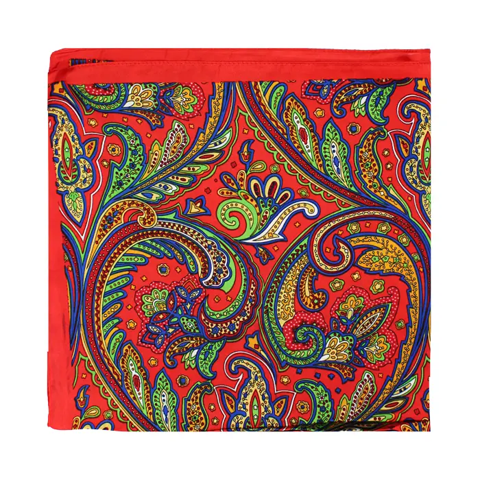 Foulard rosso in tessuto elegante