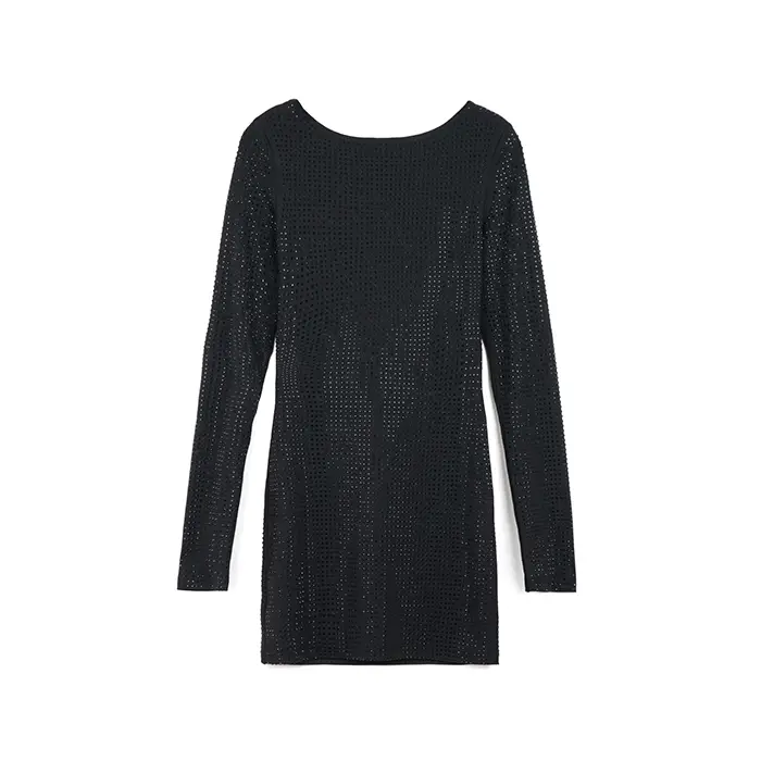 Vestito nero con scollatura sul retro