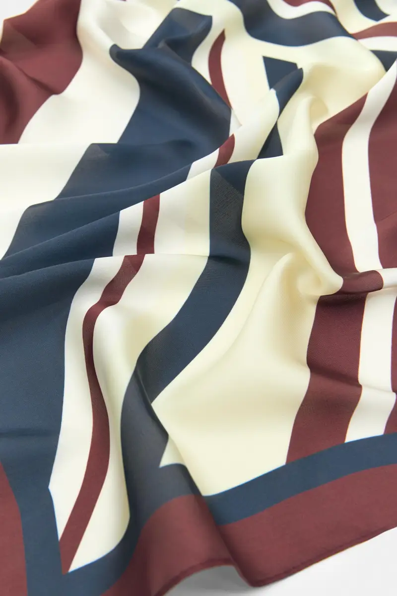 Bandana Satinata Stampa A Righe Granata chiaro miniatura 3