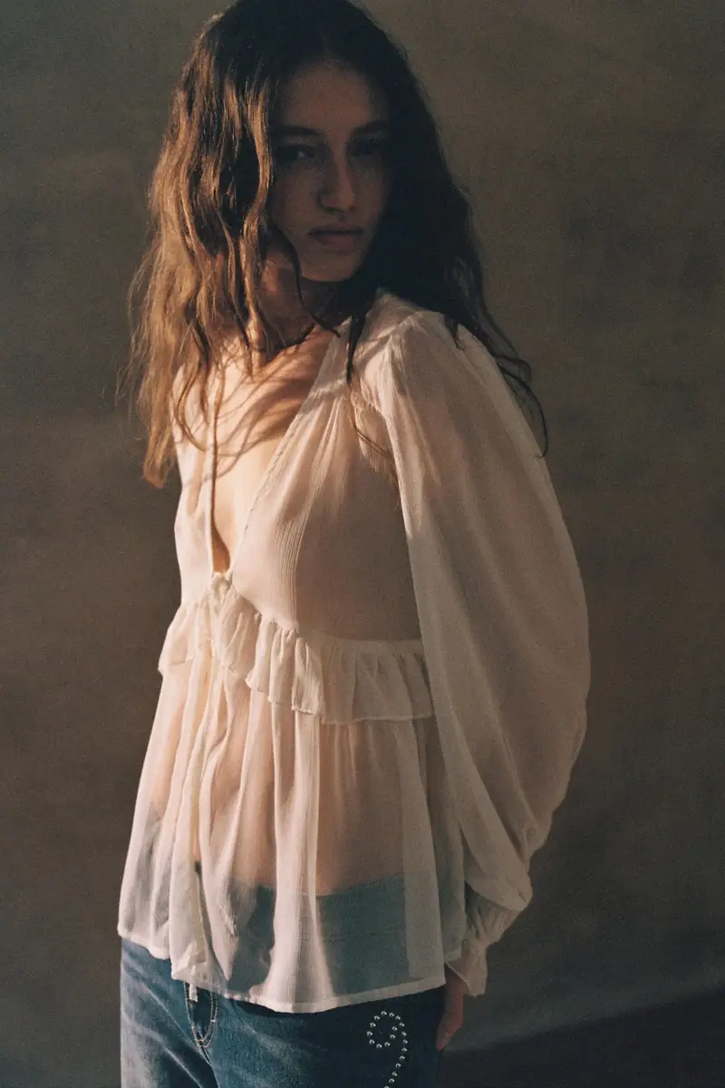 Blusa Trasparente Con Volant Ghiaccio miniatura 2