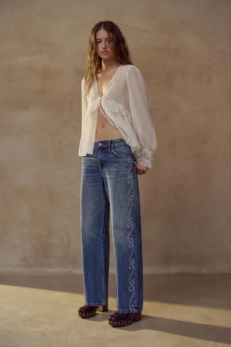 Blusa Trasparente Con Volant Ghiaccio miniatura 3