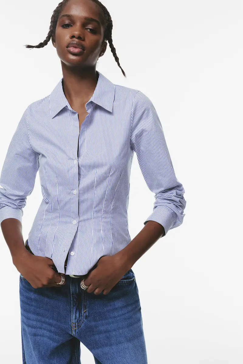 Camicia In Popeline Aderente Con Pinces A righe