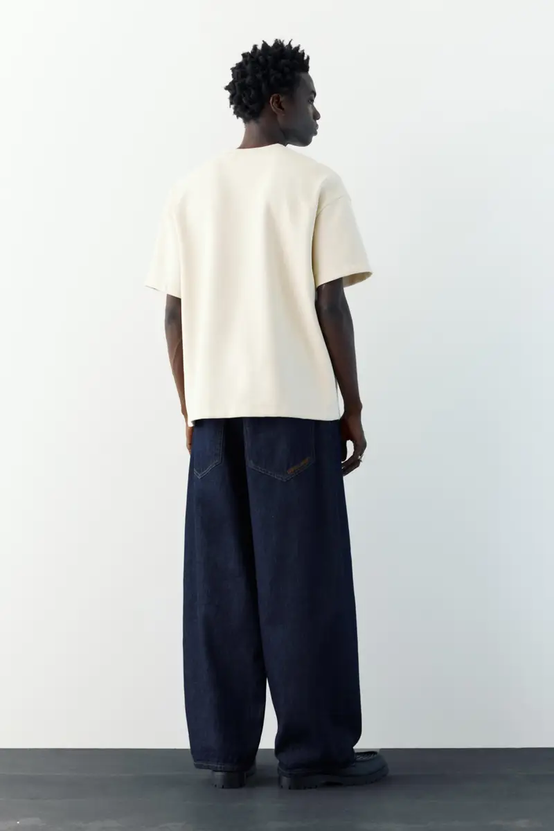 Felpa A Maniche Corte Con Grafica Sabbia miniatura 2