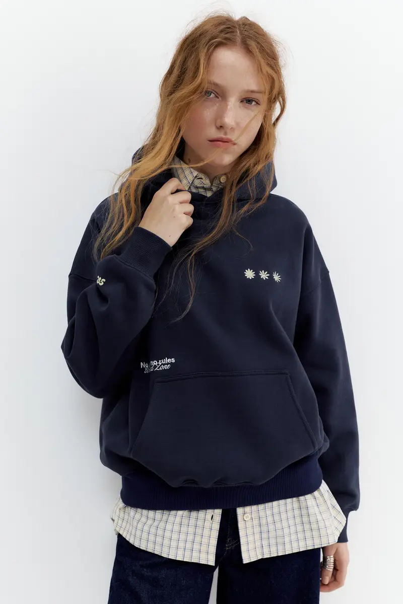 Felpa Cappuccio Grafica Ricamata Azzurro tinta miniatura 2