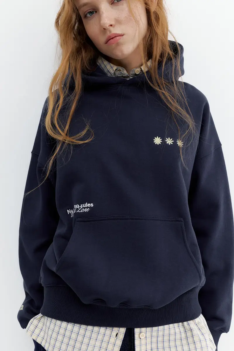 Felpa Cappuccio Grafica Ricamata Azzurro tinta