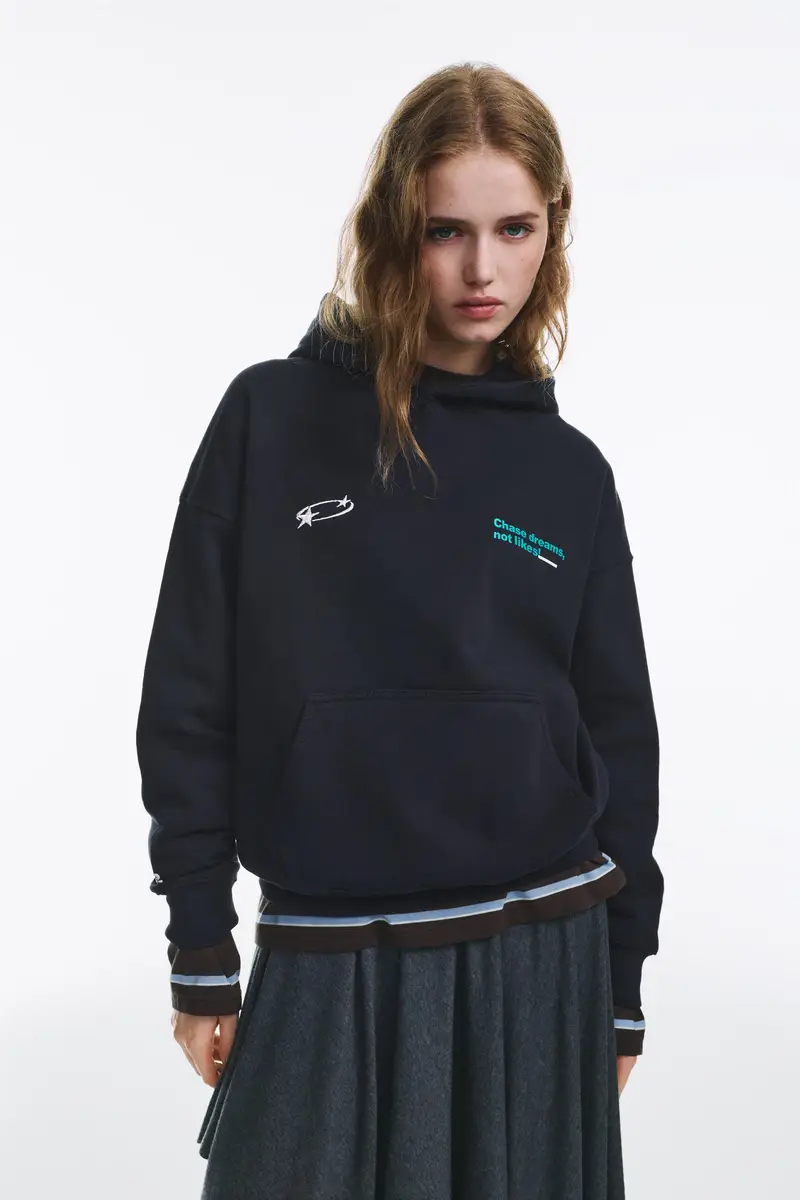 Felpa Cappuccio Stelle E Testo Blu marino