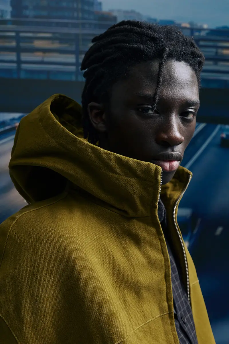 Giacca Con Cappuccio E Dettagli Delavati Verde