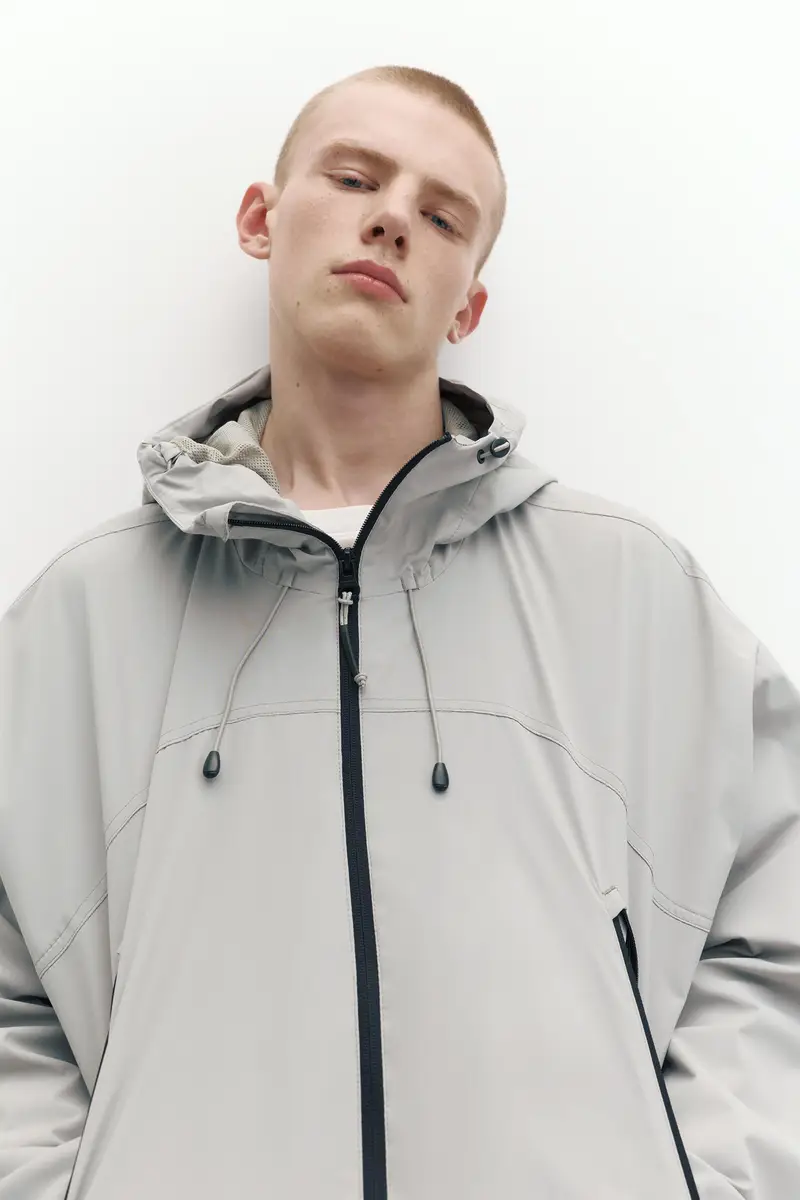Impermeabile Leggero Con Cappuccio Vigoré chiaro