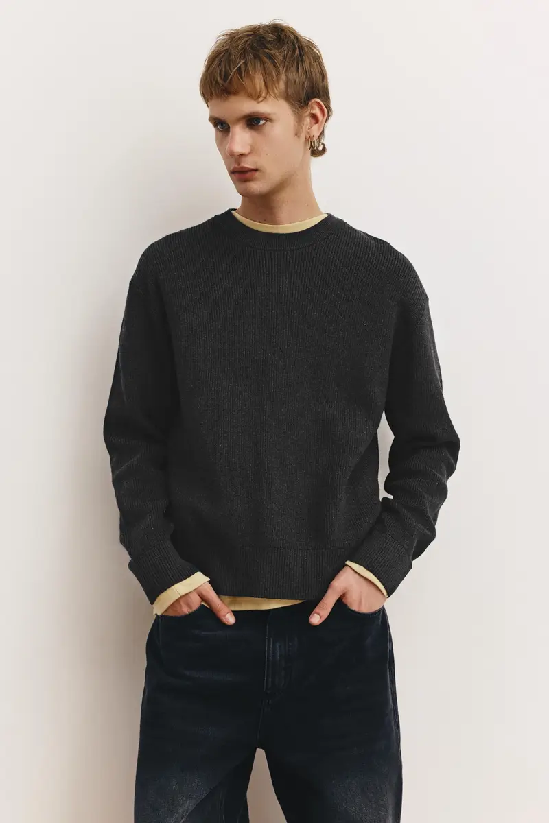 Maglia A Collo Rotondo Con Struttura Nero