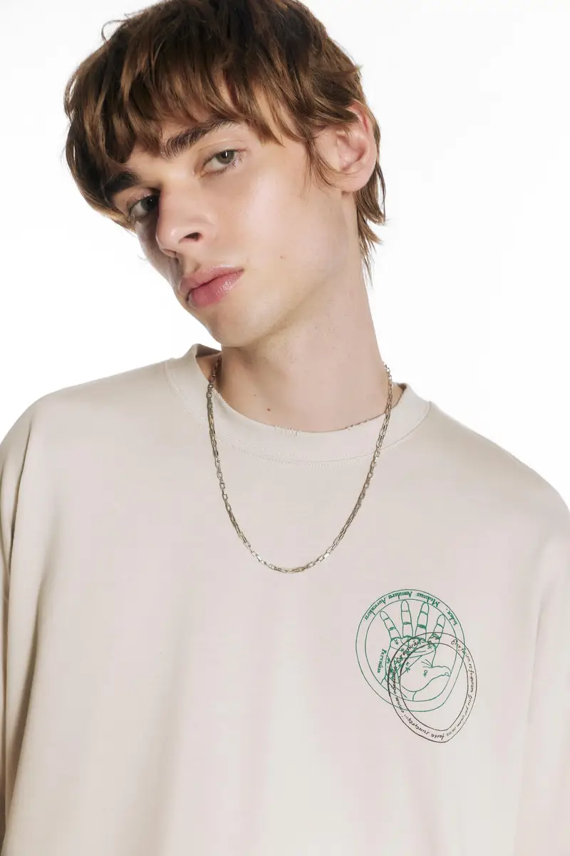 Maglietta A Maniche Doppie Con Grafica Sabbia miniatura 3