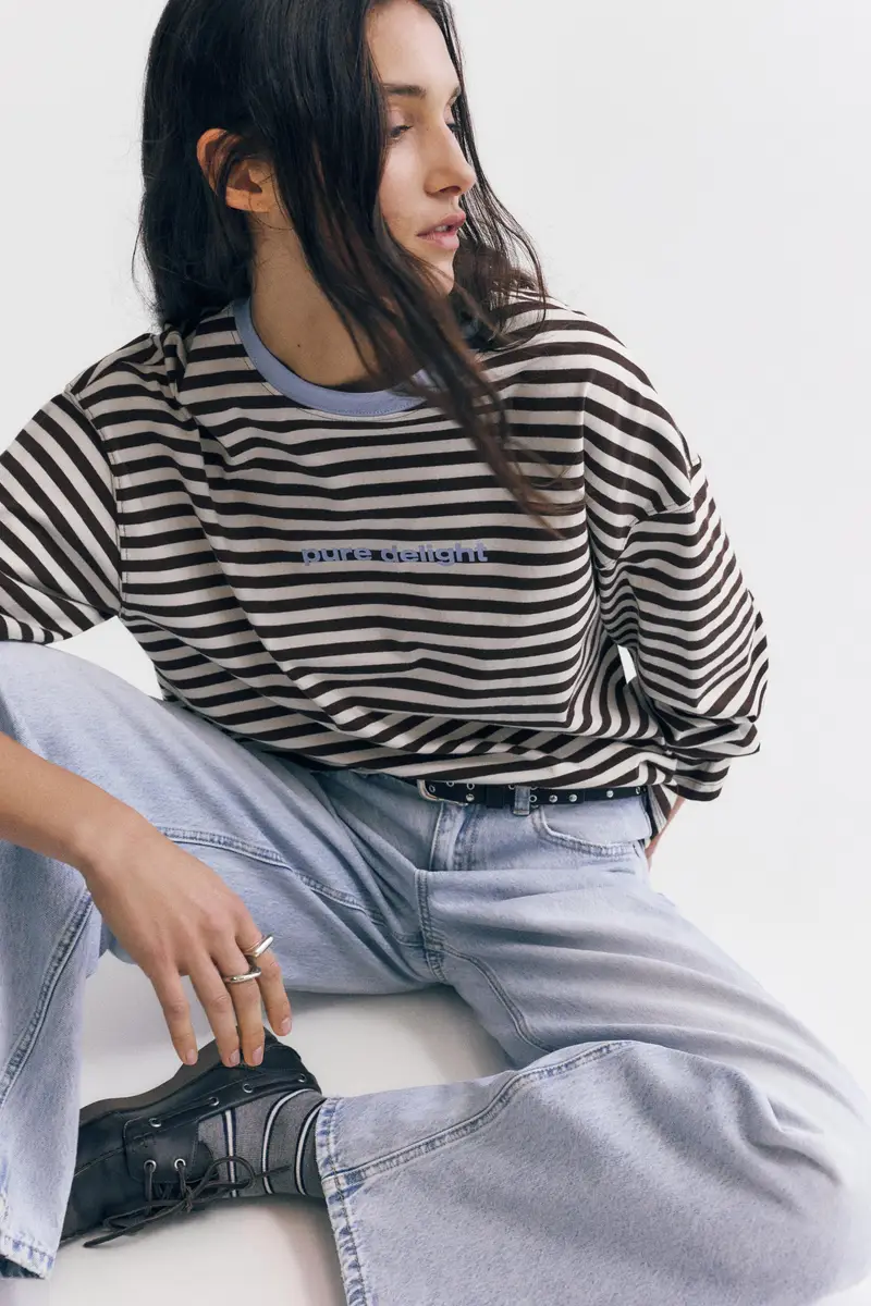 Maglietta A Righe Con Coste E Scritta