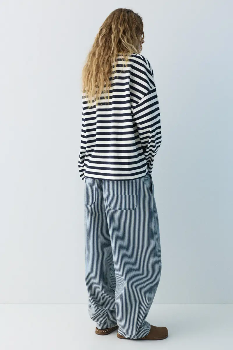 Maglietta A Righe Con Ricamo A Contrasto Blu marino miniatura 3