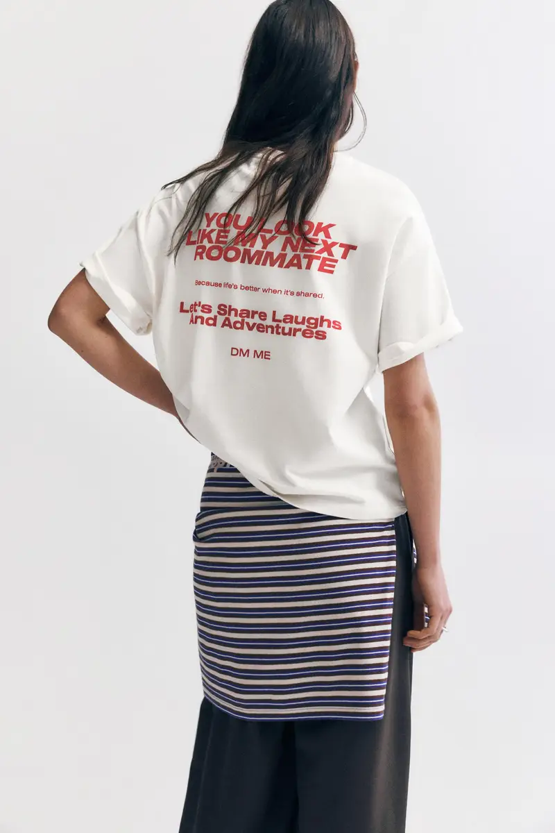 Maglietta Grafica Roommate Ghiaccio miniatura 3