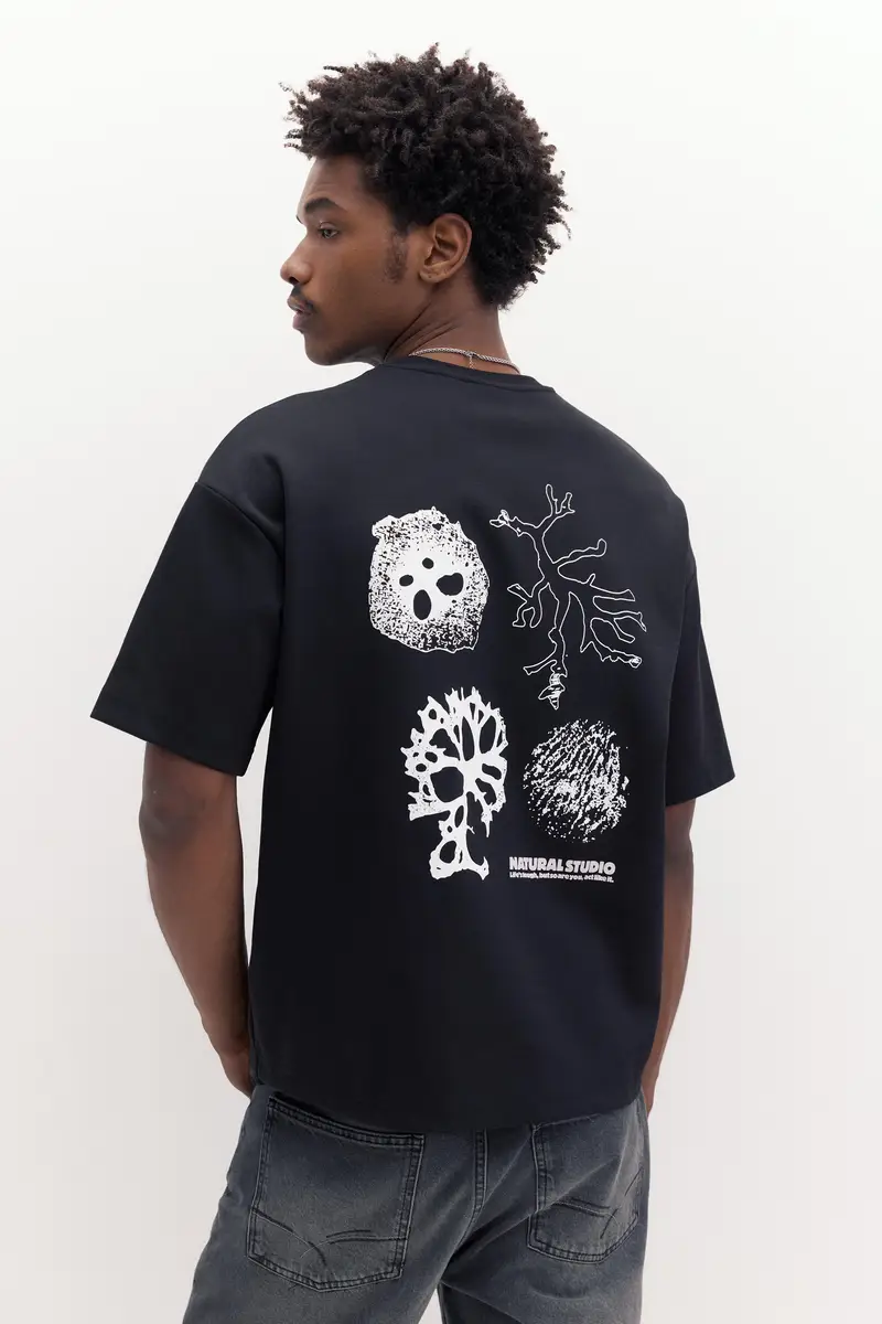 Maglietta Nera Con Grafica Nero