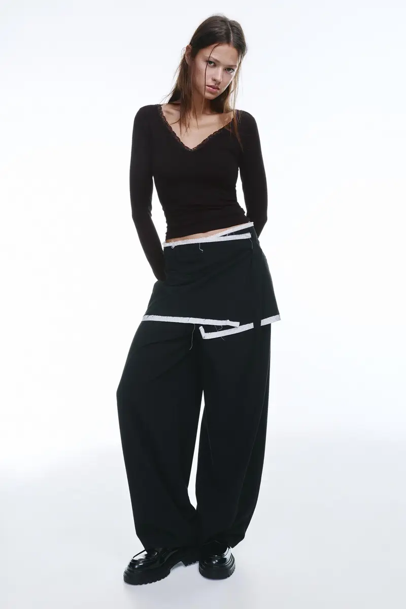 Maglietta Scollo Pizzo Nero