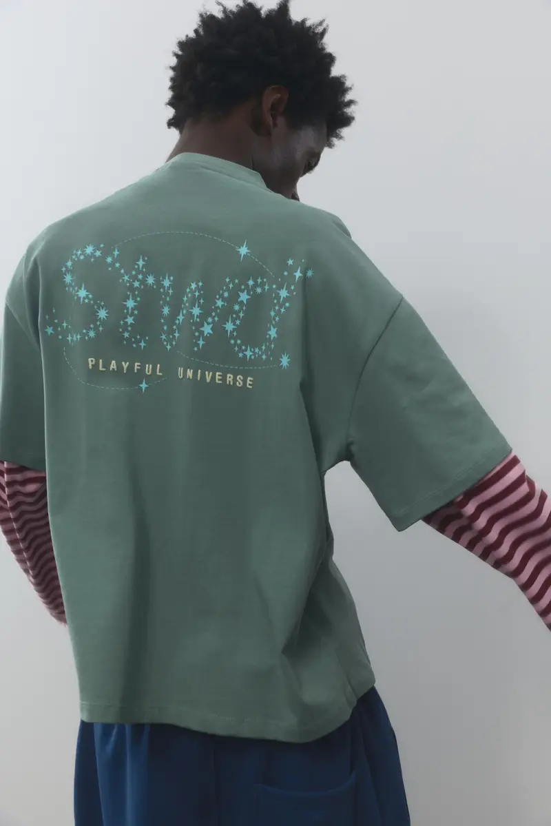 Maglietta Stwd Grafica Universo Verde azzurrato