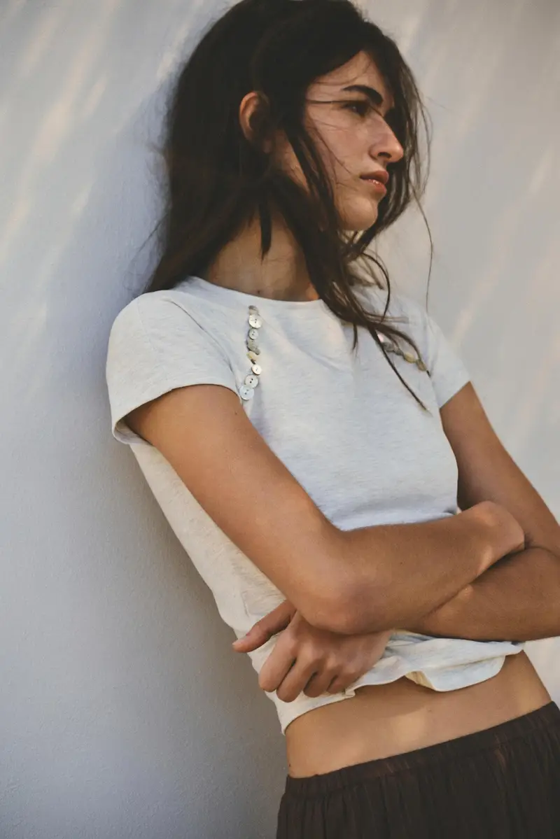 T-Shirt Con Bottoni Beige chiaro