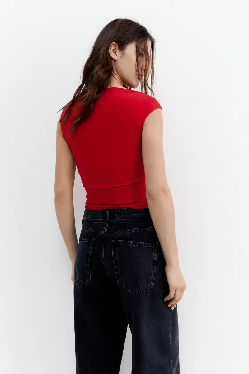 Top Asimmetrico Arricciato Fragola miniatura 2