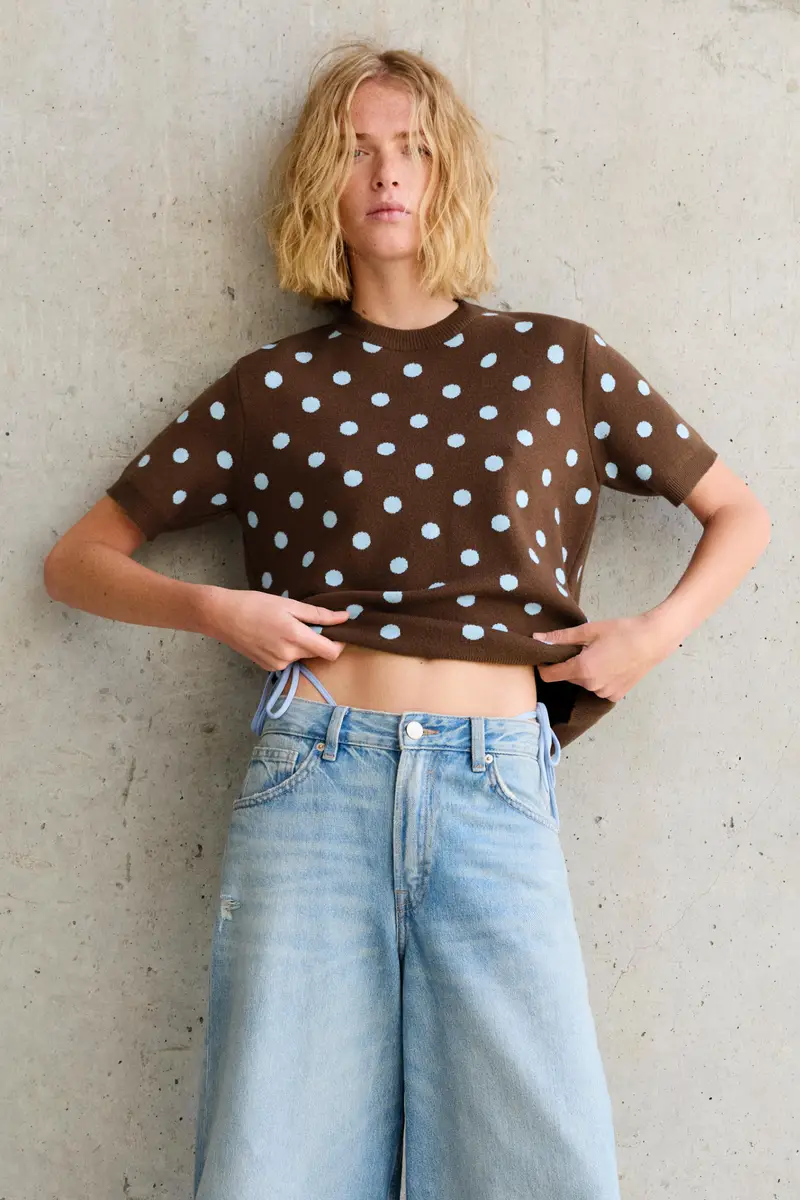 Top In Maglia A Pois Marrone