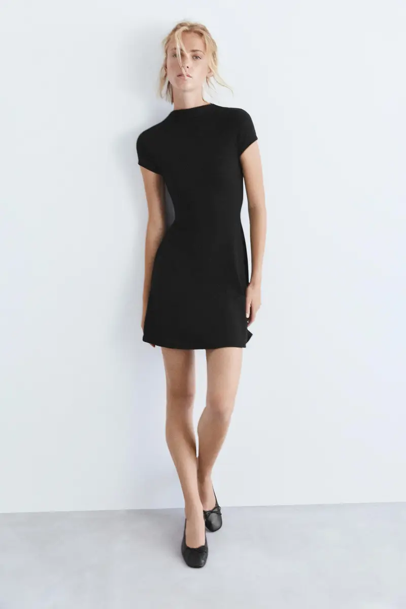 Vestito Corto Collo Alto Nero