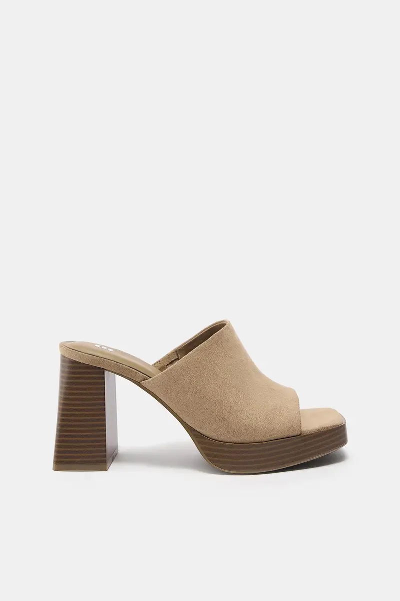 Zoccoli Con Tacco In Legno Marrone