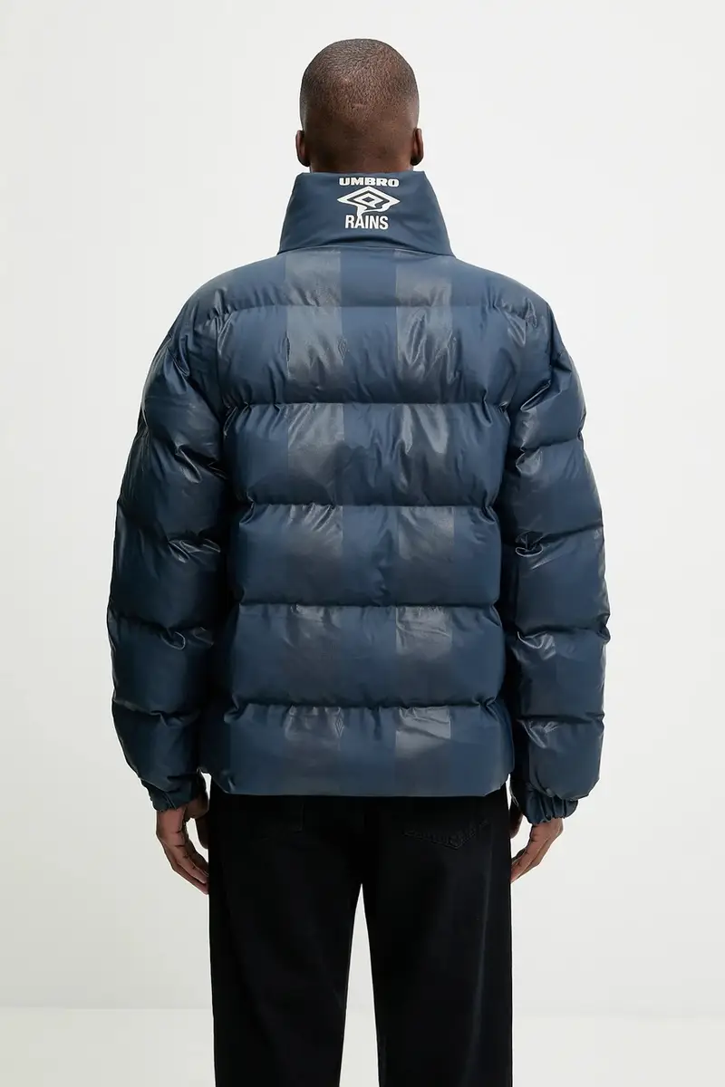 giacca impermeabile Rains x Umbro colore blu 20890.142 miniatura 5