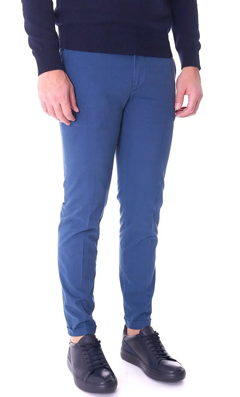 Pantalone re hash mucha con risvolto microfantasia in tencel, colore bluette