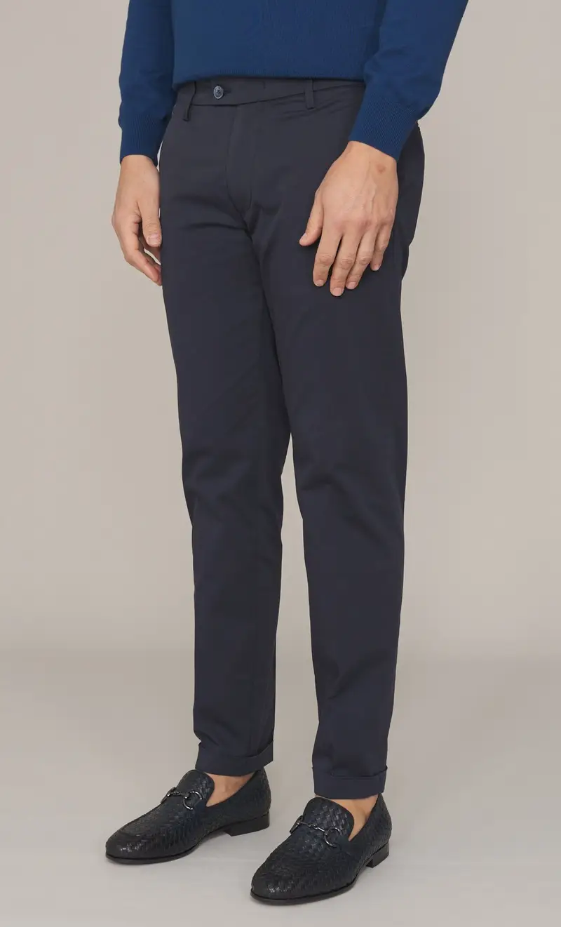 Pantalone re hash stretch leggero con risvolto mucha, colore blu