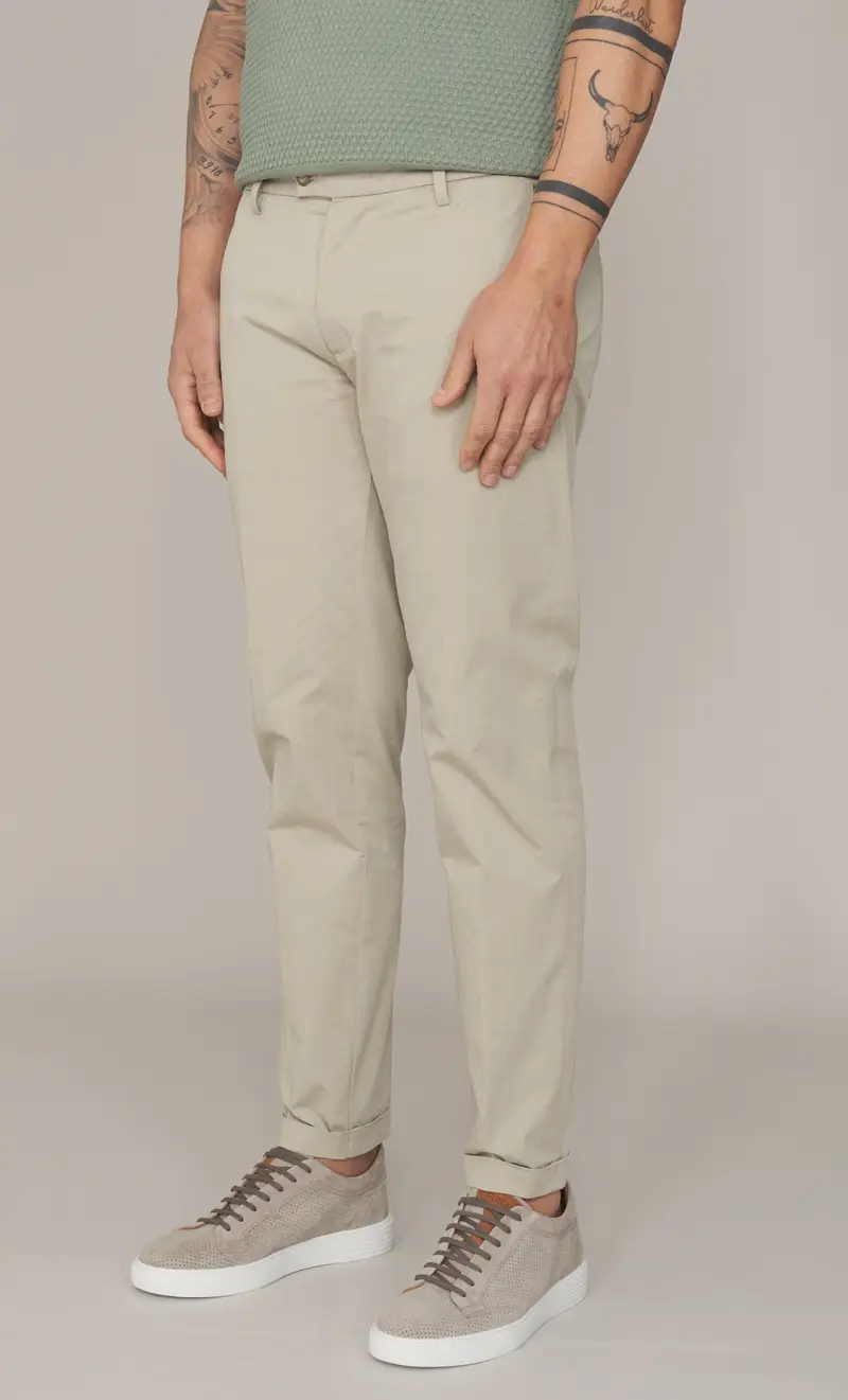 Pantalone re hash stretch leggero con risvolto mucha, colore sabbia