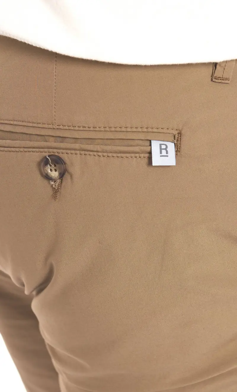 RE-HASH Pantalone stretch super leggero con risvolto mucha, colore cammello miniatura 2