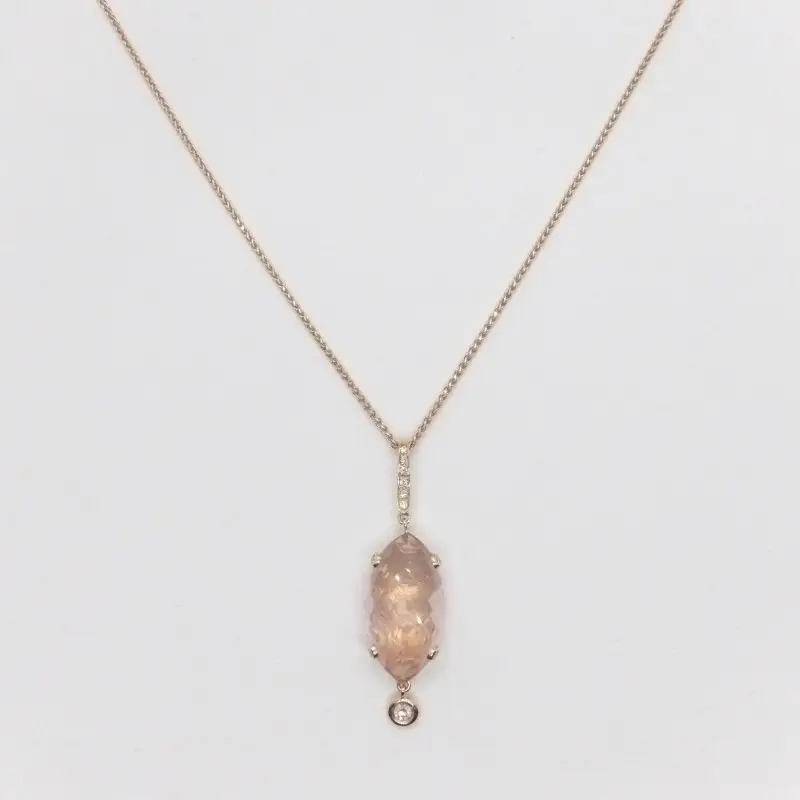 Collier in oro rosa e rosa di francia con diamanti 0 17 kt