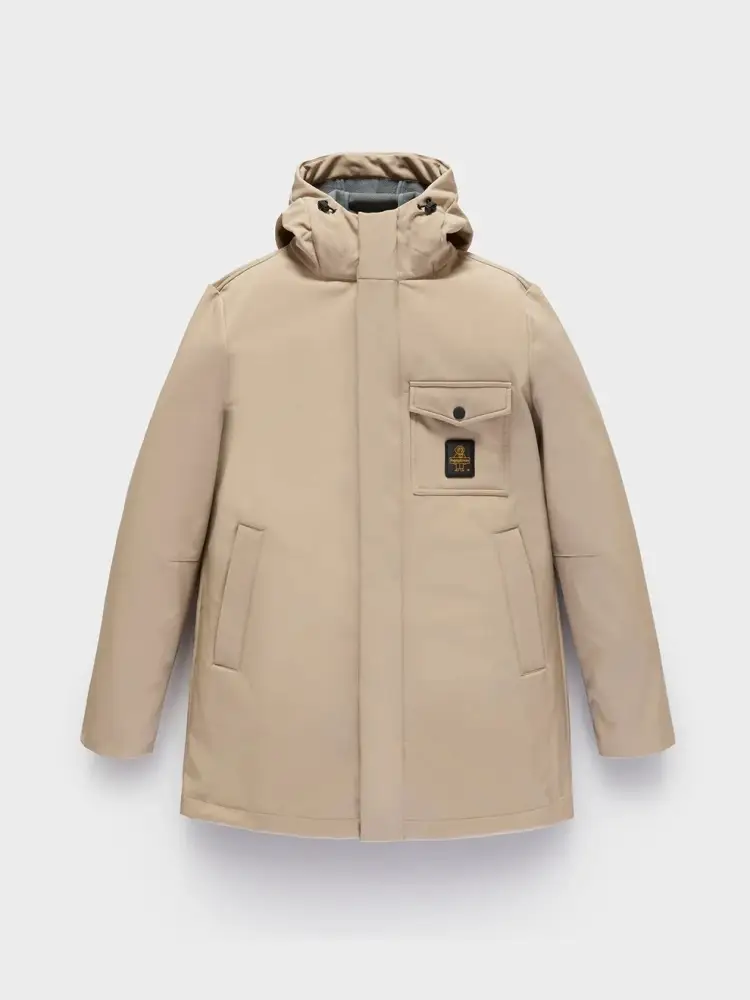 giubbotto beige uomo con cappuccio lungo imbottito logo sul petto