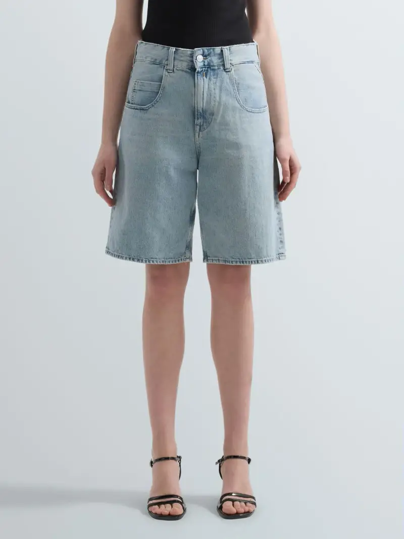 Bermuda In Denim Straight Fit