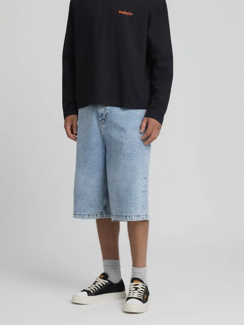 Malcom Short Baggy Fit In Denim Chiaro Replay Inc