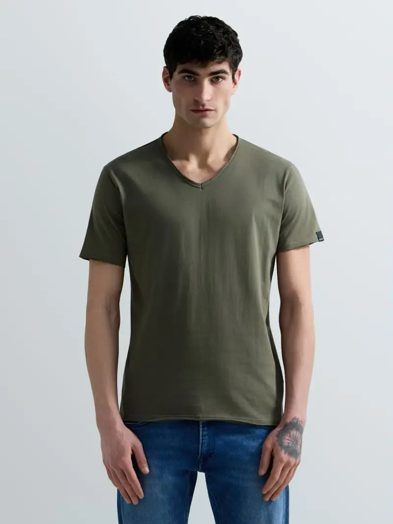 T-shirt In Cotone Con Scollo A V