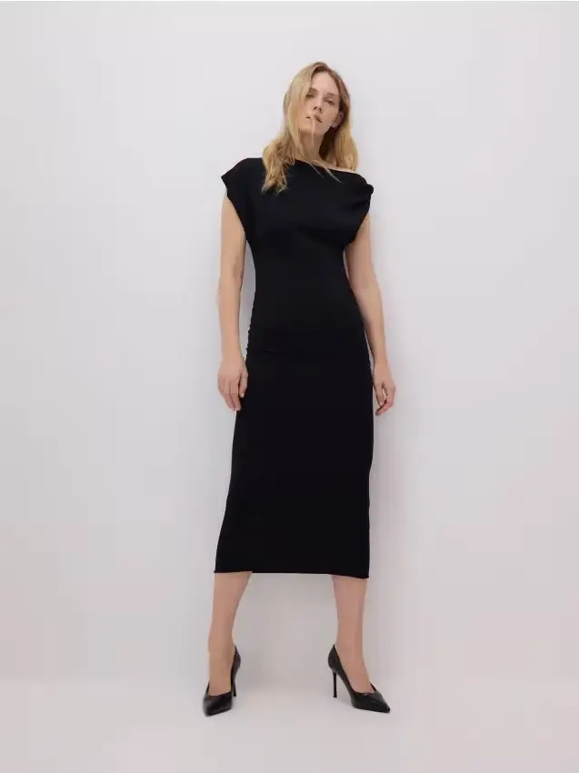 Abito con dettaglio decorativo - nero