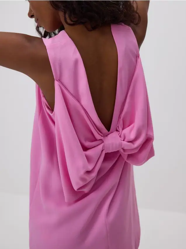 Abito con fiocco sulla schiena - rosa