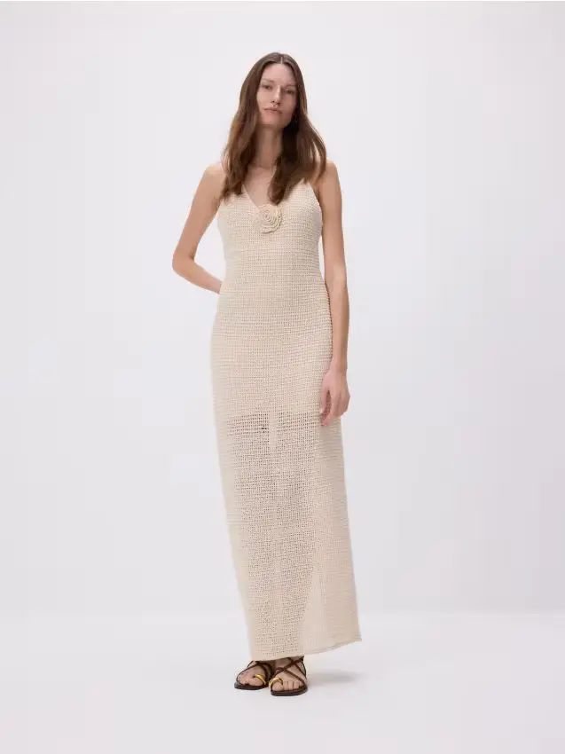 Abito in maglia con rosa - beige