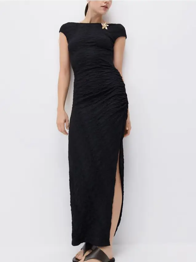 Abito maxi con effetto stropicciato - nero