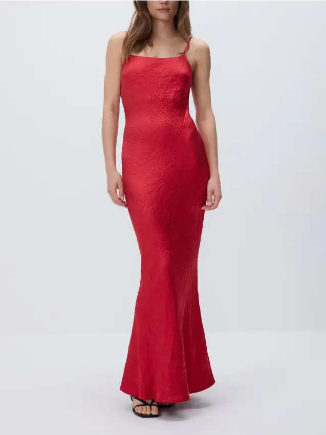 Abito maxi con effetto stropicciato - rosso