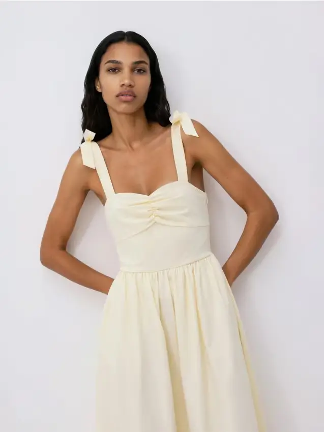 Abito midi con allacciatura - giallo chiaro
