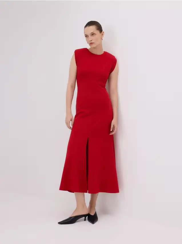 Abito midi con spacco - rosso