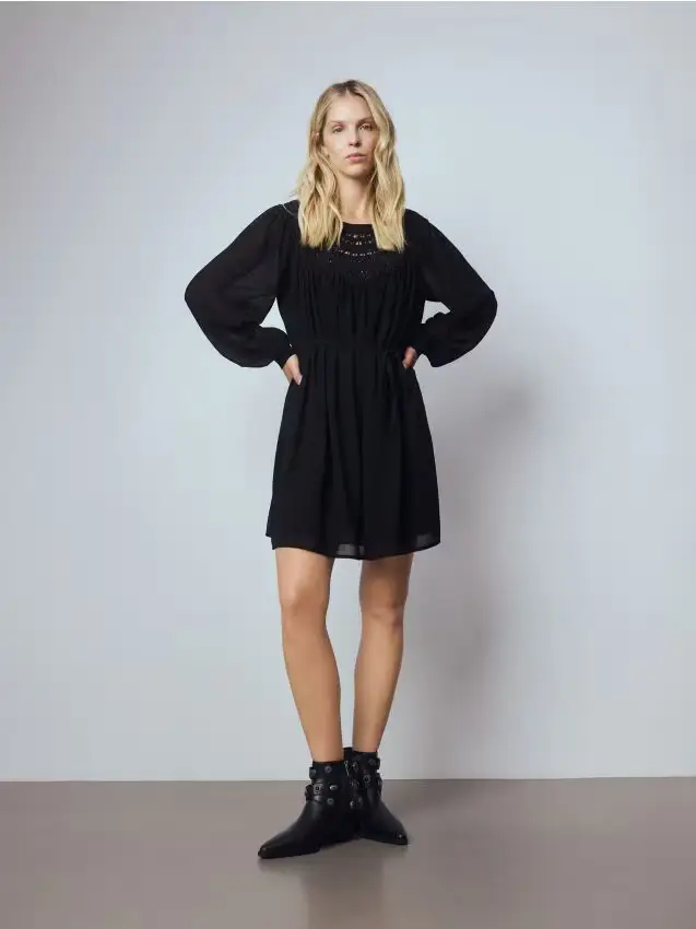 Abito mini con scollo ricamato - nero