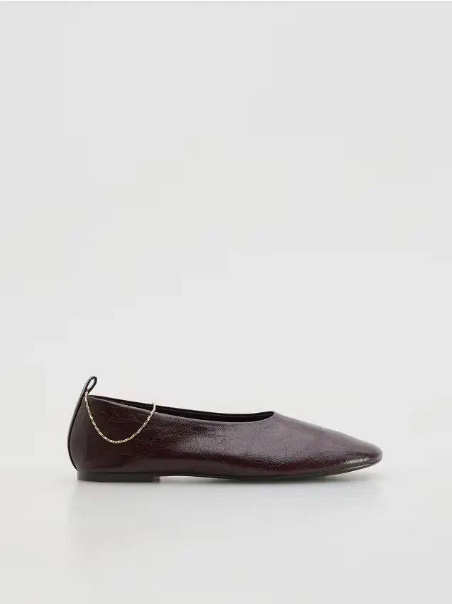 Ballerine in pelle con catena - maroon
