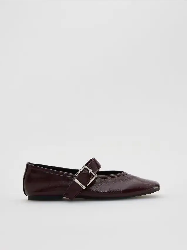 Ballerine in pelle con cinturino - maroon