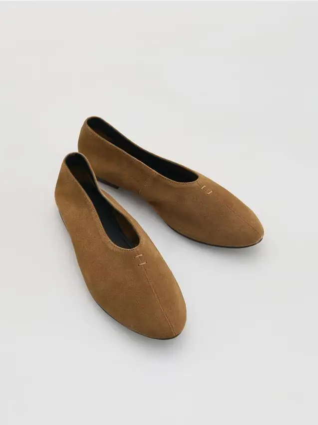 Ballerine in pelle scamosciata - beige