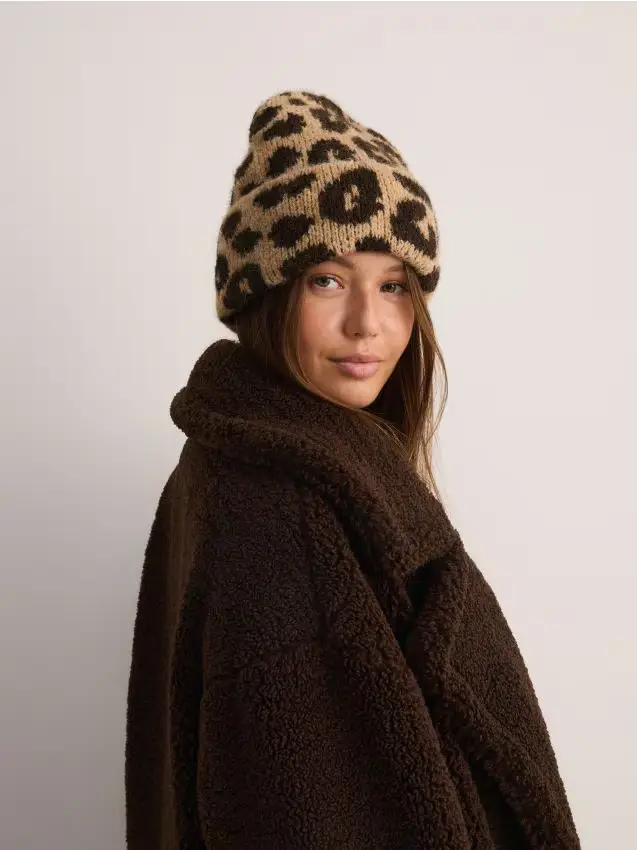 Beanie con stampa leopardata - marrone dorato
